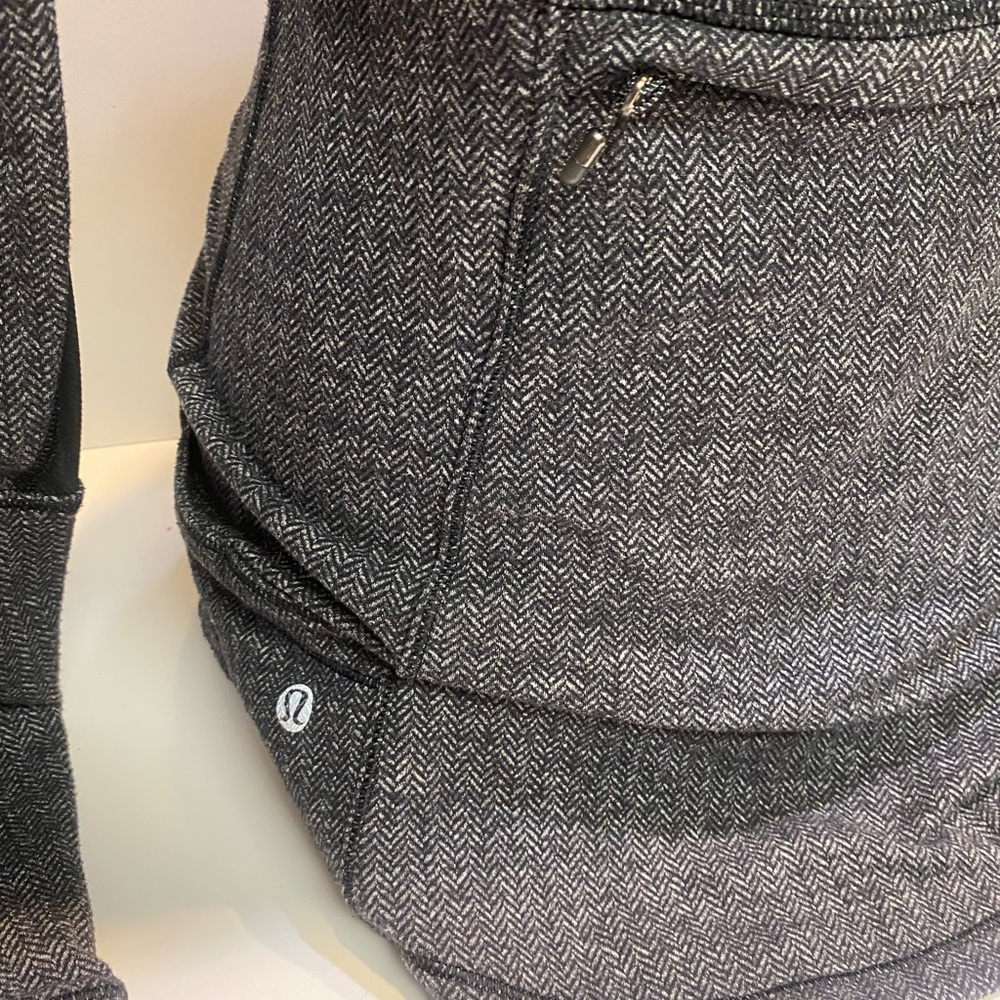 Lululemon zip up jacket - Picture 8 of 8